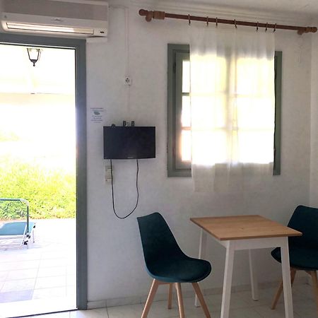 Despina Studios And Apartments Ласі Екстер'єр фото